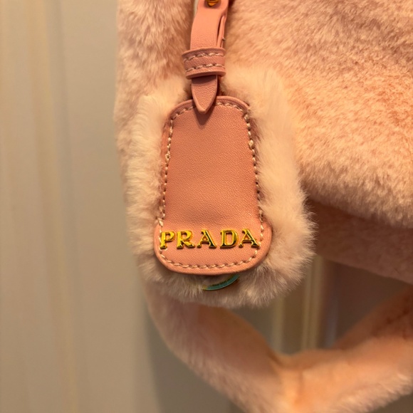 RARE Pink Prada fluffy fuzzy ADORABLE Faux Fur Handbag w/Gold Hardware - Picture 3 of 10